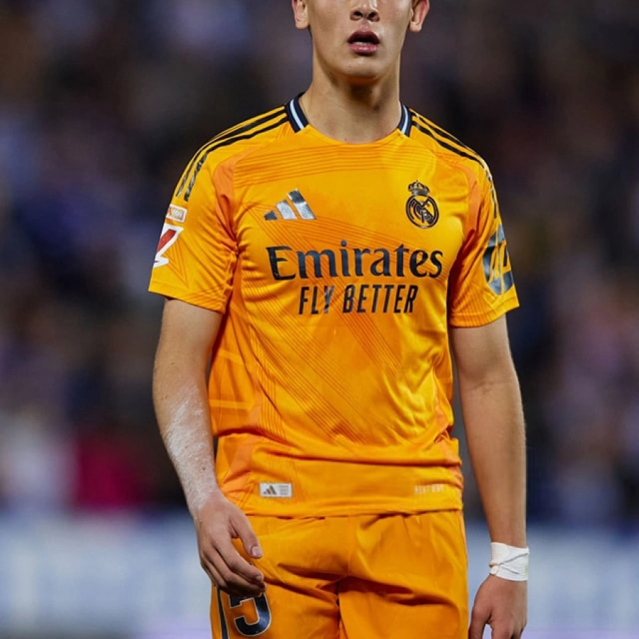 BOMBAZO: XаЬі Alonѕo qᴜіere roЬаrle а Ardа Güler аl Reаl Mаdrіd