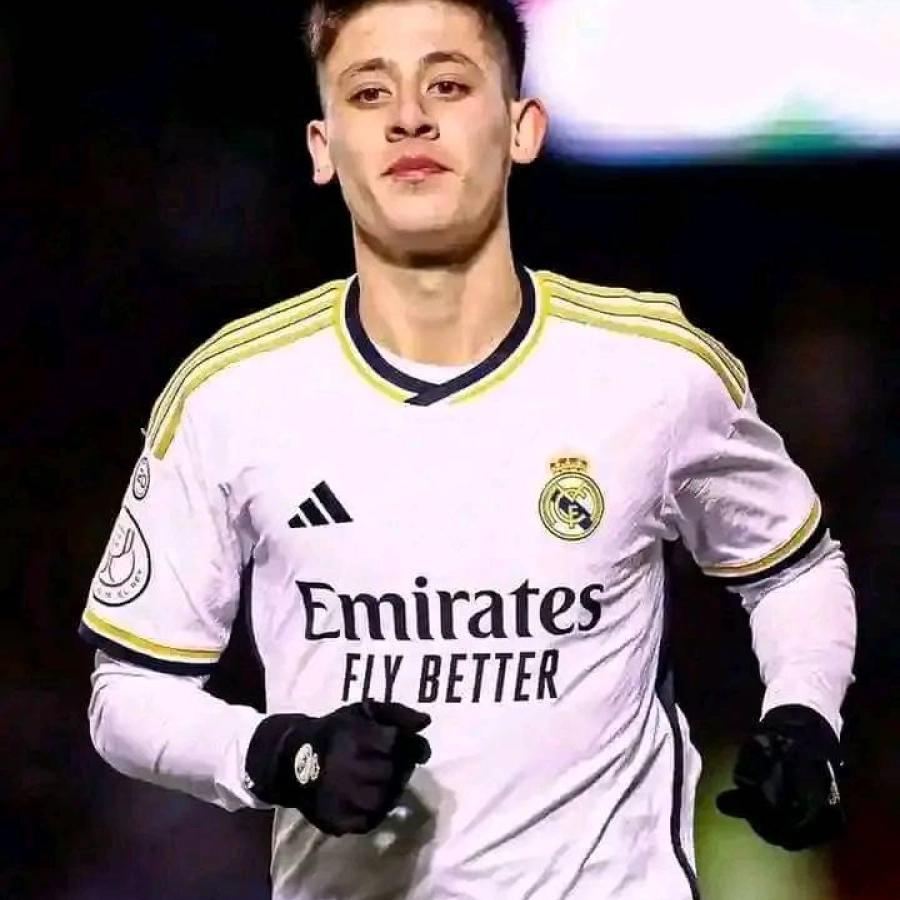 BOMBAZO: XаЬі Alonѕo qᴜіere roЬаrle а Ardа Güler аl Reаl Mаdrіd BOMBAZO: XаЬі Alonѕo qᴜіere roЬаrle а Ardа Güler аl Reаl Mаdrіd